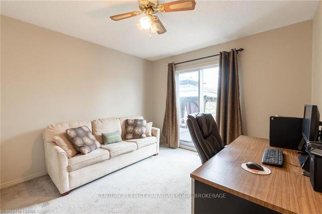 174 Portsmouth Cres, House detached with 2 bedrooms, 1 bathrooms and 4 parking in London ON | Image 10