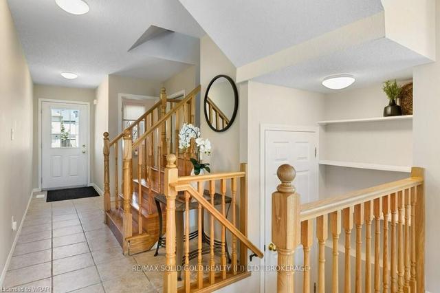 1223 Countrystone Dr, House detached with 3 bedrooms, 4 bathrooms and 3 parking in Kitchener ON | Image 12