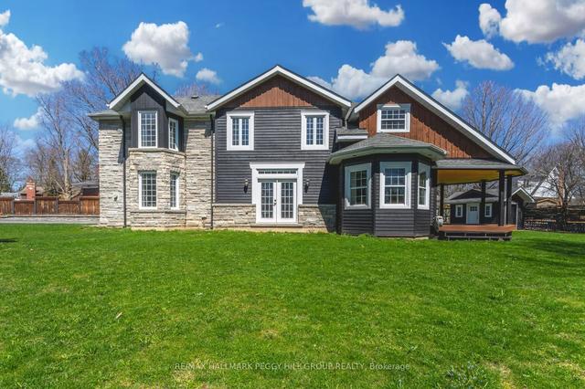 105 Duckworth St, House detached with 3 bedrooms, 3 bathrooms and 10 parking in Barrie ON | Image 9