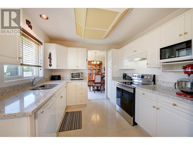 118 - 445 Yates Road, House detached with 4 bedrooms, 2 bathrooms and 4 parking in Kelowna BC | Image 9