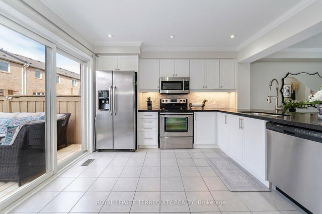 1056 Haxton Hts, House attached with 3 bedrooms, 3 bathrooms and 3 parking in Milton ON | Image 19