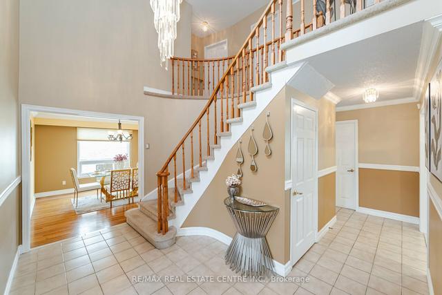 34 Jaffa Dr, House detached with 4 bedrooms, 3 bathrooms and 6 parking in Brampton ON | Image 15