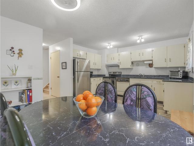 1052 106 St Nw, House attached with 3 bedrooms, 1 bathrooms and 2 parking in Edmonton AB | Image 10