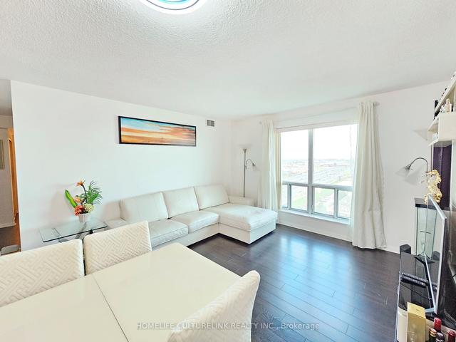 2106 - 11 Lee Centre Dr, Condo with 2 bedrooms, 1 bathrooms and 1 parking in Toronto ON | Image 12