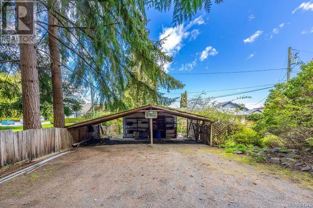 8028 Lantzville Rd, House detached with 4 bedrooms, 3 bathrooms and 4 parking in Lantzville BC | Image 80