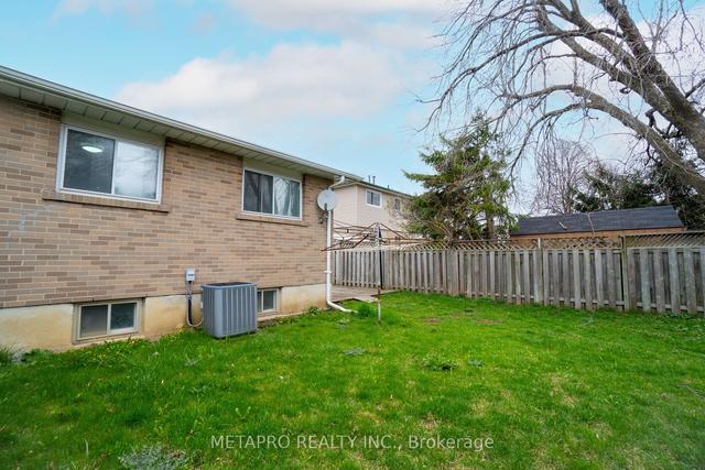 270 Archdekin Dr, House semidetached with 3 bedrooms, 2 bathrooms and 3 parking in Brampton ON | Image 18