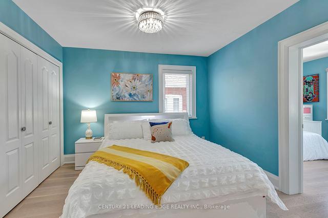 122 Lawrence Ave E, House detached with 3 bedrooms, 3 bathrooms and 5 parking in Toronto ON | Image 7