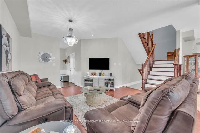 53 Highbury Dr, House detached with 3 bedrooms, 3 bathrooms and 4 parking in Hamilton ON | Image 9