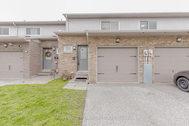 16 - 399 Vodden St E, Townhouse with 3 bedrooms, 2 bathrooms and 2 parking in Brampton ON | Image 1