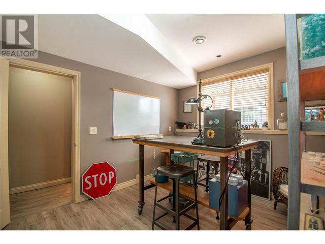 1377 Kendra Court, House detached with 4 bedrooms, 3 bathrooms and 6 parking in Kelowna BC | Image 32