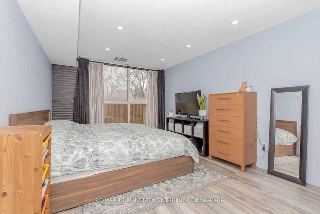 104 - 4205 Shipp Dr Dr, Condo with 2 bedrooms, 2 bathrooms and 1 parking in Mississauga ON | Image 15