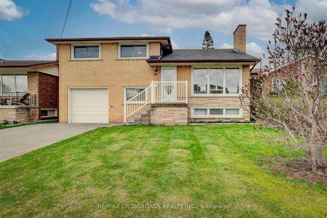 193 Tuxedo Ave S, House detached with 4 bedrooms, 2 bathrooms and 4 parking in Hamilton ON | Image 1