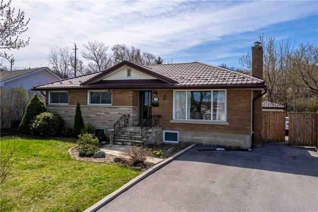 4 Warkdale Drive, House detached with 7 bedrooms, 3 bathrooms and 7 parking in St. Catharines ON | Image 1