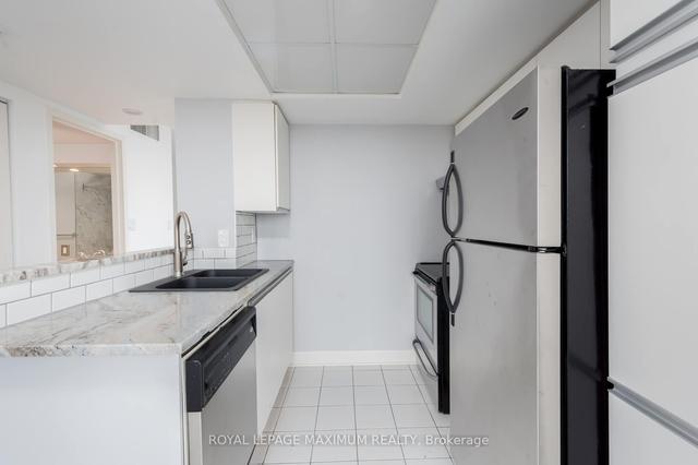 1704 - 5 Concorde Pl S, Condo with 1 bedrooms, 1 bathrooms and 1 parking in Toronto ON | Image 7