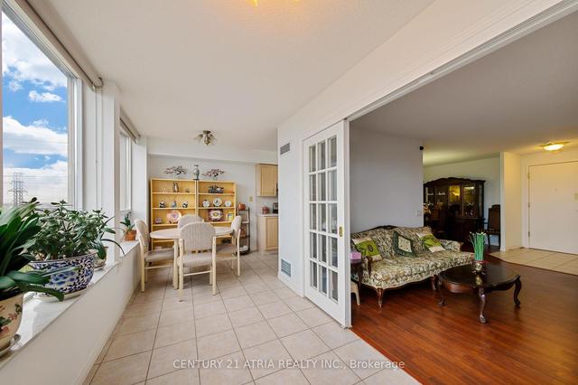 703 - 3088 Kennedy Rd, Condo with 2 bedrooms, 2 bathrooms and 1 parking in Toronto ON | Image 4