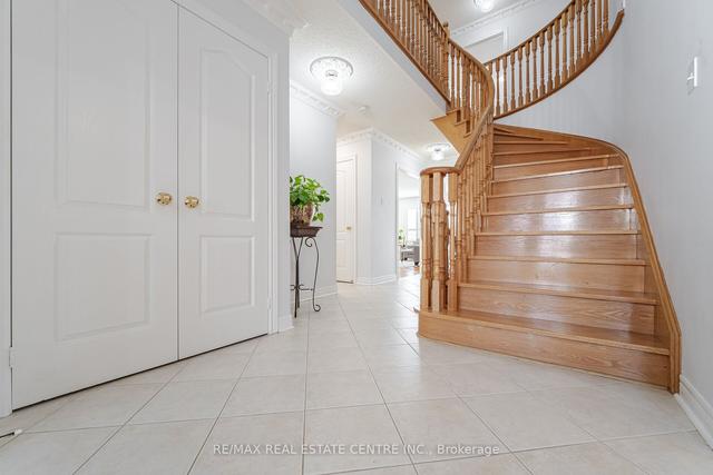 40 Quintessa Tr, House detached with 5 bedrooms, 4 bathrooms and 6 parking in Brampton ON | Image 14