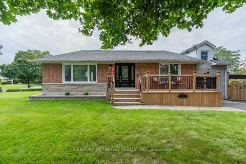 28 Masterson Dr, House detached with 3 bedrooms, 2 bathrooms and 5 parking in St. Catharines ON | Card Image
