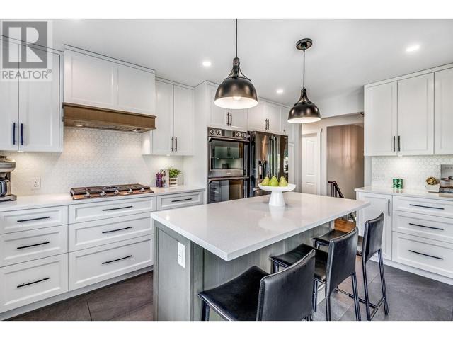 3047 Daybreak Avenue, House detached with 4 bedrooms, 4 bathrooms and 6 parking in Coquitlam BC | Image 18