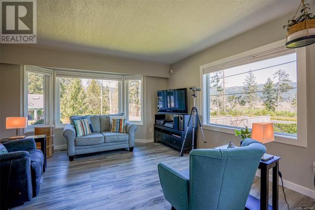 3500 Bishop Cres, House detached with 4 bedrooms, 3 bathrooms and 4 parking in Port Alberni BC | Image 9