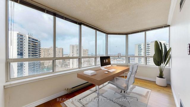 1410 - 175 Bamburgh Circ, Condo with 2 bedrooms, 2 bathrooms and 2 parking in Toronto ON | Image 4