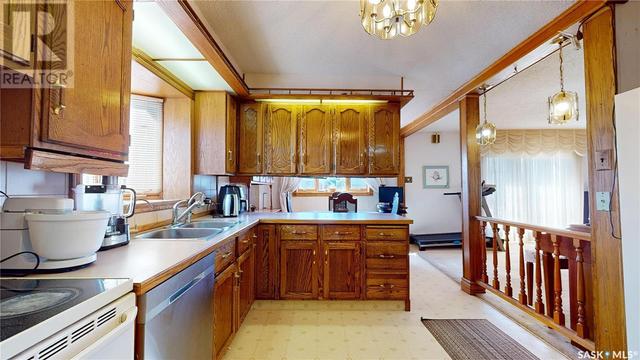 6304 8th Avenue, House detached with 4 bedrooms, 3 bathrooms and null parking in Regina SK | Image 17