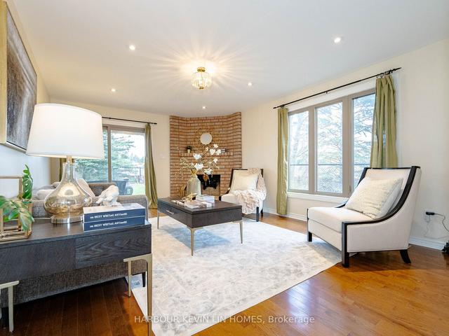 96 Spadina Rd, House detached with 5 bedrooms, 4 bathrooms and 6 parking in Richmond Hill ON | Image 2