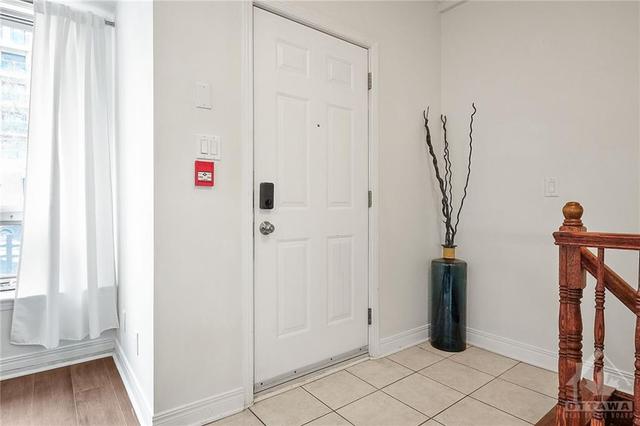 1d - 150 York Street, House attached with 1 bedrooms, 1 bathrooms and null parking in Ottawa ON | Image 3