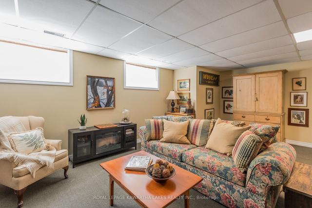 1 Langton Pl, House detached with 2 bedrooms, 2 bathrooms and 3 parking in Kawartha Lakes ON | Image 9