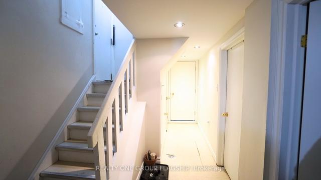2336 Dufferin St, House detached with 2 bedrooms, 2 bathrooms and 1 parking in Toronto ON | Image 7