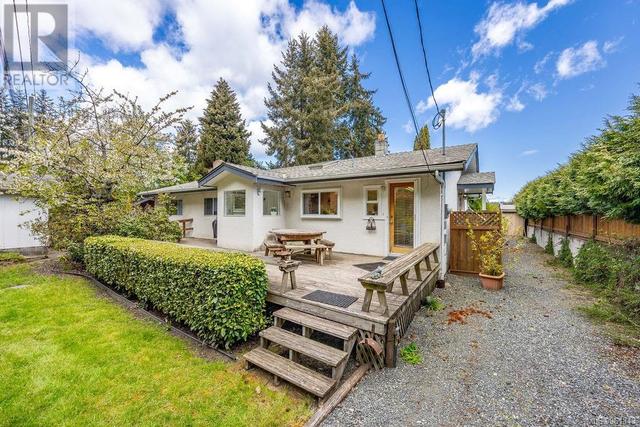 8028 Lantzville Rd, House detached with 4 bedrooms, 3 bathrooms and 4 parking in Lantzville BC | Image 73