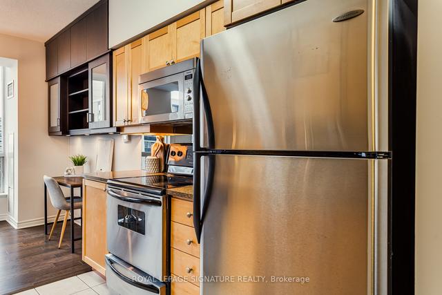 1103 - 70 High Park Ave, Condo with 2 bedrooms, 1 bathrooms and 1 parking in Toronto ON | Image 11