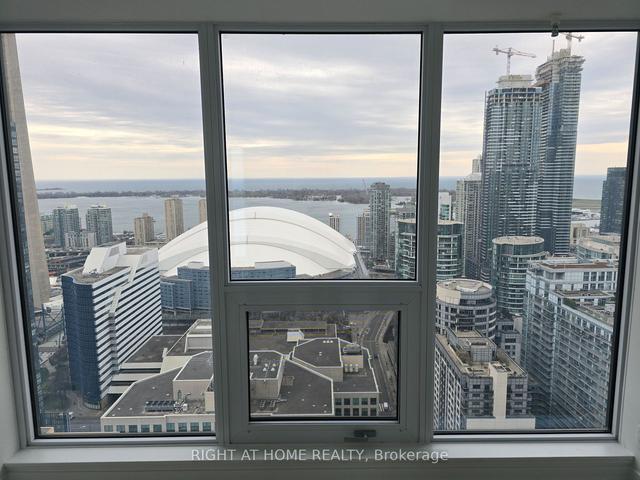 4302 - 55 Mercer St, Condo with 3 bedrooms, 2 bathrooms and 0 parking in Toronto ON | Image 6