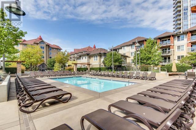 209 - 1093 Sunset Drive, Condo with 2 bedrooms, 2 bathrooms and 1 parking in Kelowna BC | Image 2