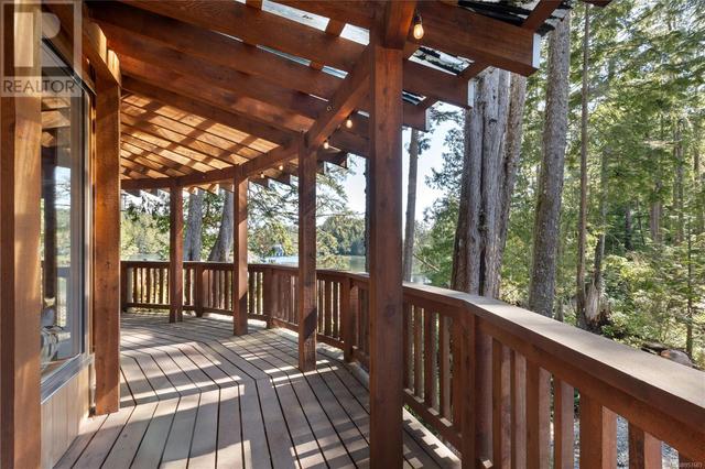 1015 Peninsula Rd, Home with 0 bedrooms, 0 bathrooms and null parking in Ucluelet BC | Image 2