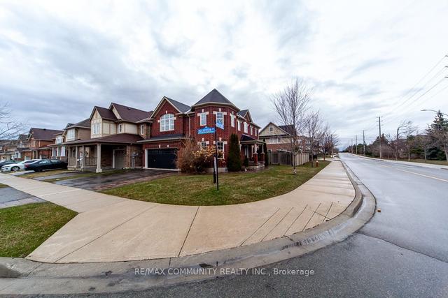 2 Dulverton Dr, House detached with 3 bedrooms, 3 bathrooms and 4 parking in Brampton ON | Image 12