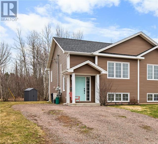 196 Lorette, House semidetached with 3 bedrooms, 1 bathrooms and null parking in Dieppe NB | Image 1