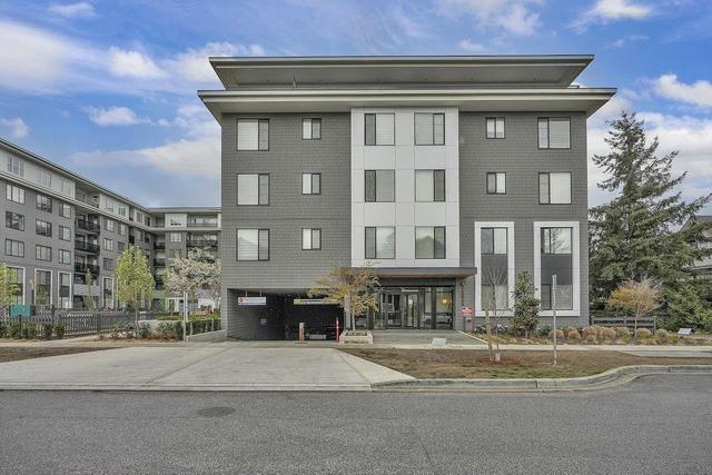 108 - 15835 85th Avenue, Condo with 3 bedrooms, 2 bathrooms and 1 parking in Kamloops BC | Image 2
