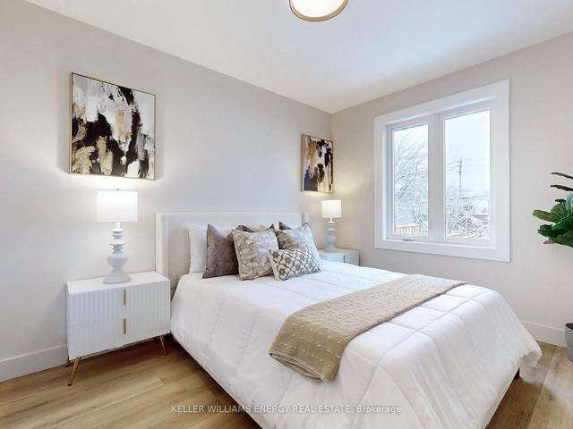125 Pandora Circ, House detached with 2 bedrooms, 2 bathrooms and 7 parking in Toronto ON | Image 7