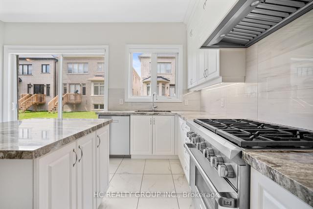 24 Solar St, House detached with 4 bedrooms, 4 bathrooms and 4 parking in Richmond Hill ON | Image 3