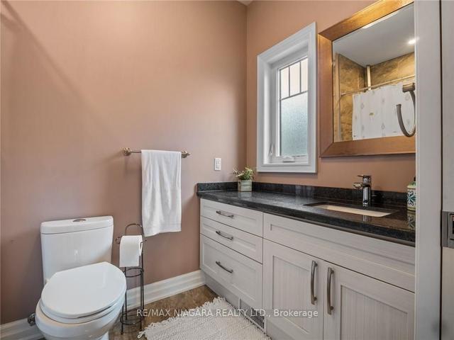 91 Main St, House detached with 2 bedrooms, 3 bathrooms and 2 parking in St. Catharines ON | Image 9