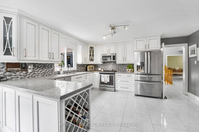 22 Ridelle Crt, House detached with 5 bedrooms, 5 bathrooms and 5 parking in Brampton ON | Image 39