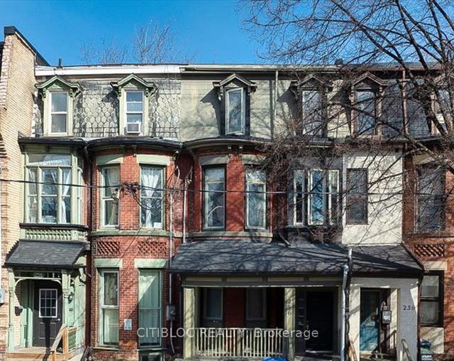 256 Gerrard St E, House detached with 9 bedrooms, 5 bathrooms and 2 parking in Toronto ON | Image 1
