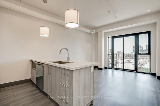 308 - 121 King St E, Condo with 2 bedrooms, 1 bathrooms and 1 parking in Hamilton ON | Image 14