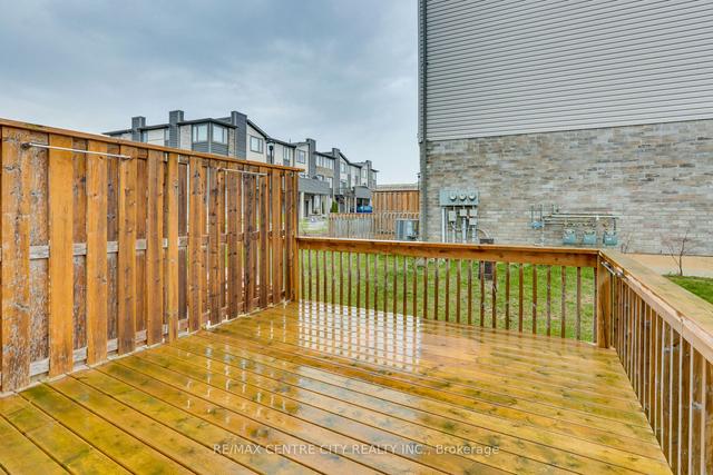 1 - 2070 Meadowgate Blvd, Townhouse with 3 bedrooms, 4 bathrooms and 2 parking in London ON | Image 4