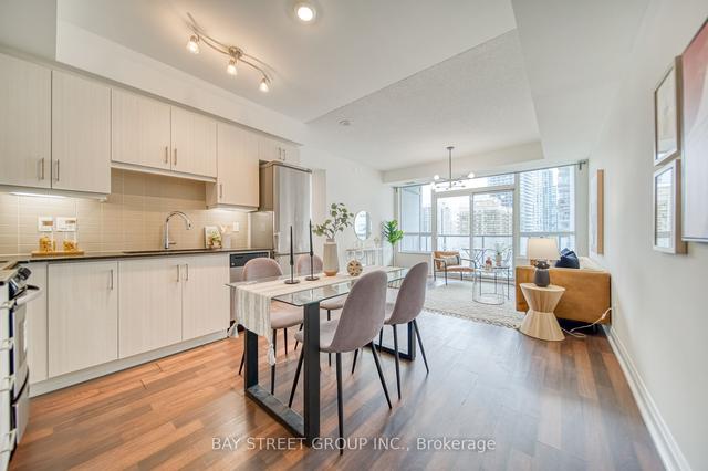 1102 - 68 Canterbury Pl, Condo with 2 bedrooms, 2 bathrooms and 1 parking in Toronto ON | Image 13