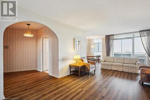 1109 - 5250 Lakeshore Road, Condo with 2 bedrooms, 1 bathrooms and 1 parking in Burlington ON | Card Image
