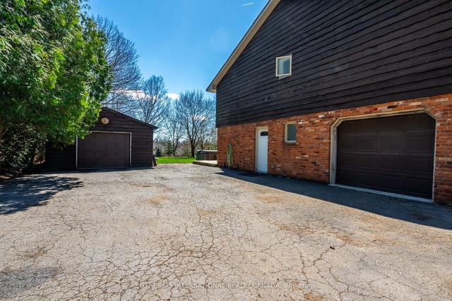 382 Carlisle Rd, House detached with 3 bedrooms, 2 bathrooms and 13 parking in Hamilton ON | Image 21