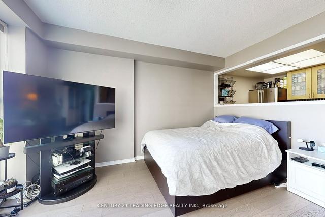 1403 - 99 Harbour Sq, Condo with 0 bedrooms, 1 bathrooms and 0 parking in Toronto ON | Image 14