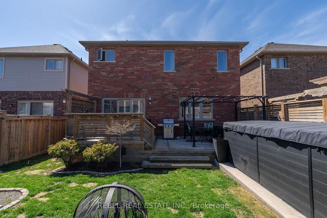 145 Fenning Dr, House detached with 4 bedrooms, 4 bathrooms and 4 parking in Clarington ON | Image 35