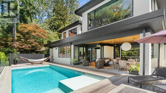2650 Rosebery Avenue, House detached with 5 bedrooms, 6 bathrooms and 4 parking in West Vancouver BC | Image 12